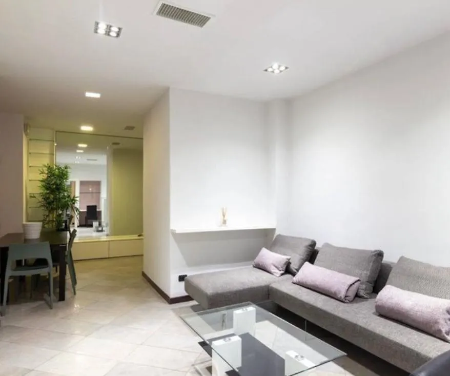 Lägenhet Luxury Home 100 Mq A Stone'S Throw From The Duomo Milano